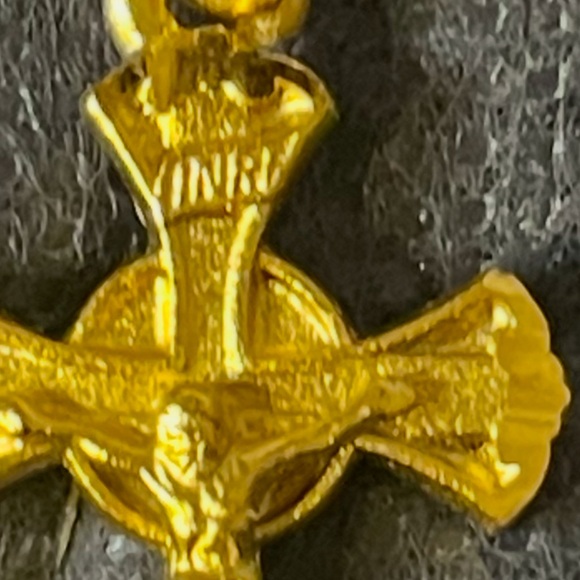 Gold Y-Shaped Necklace with Pendant - Picture 9 of 11